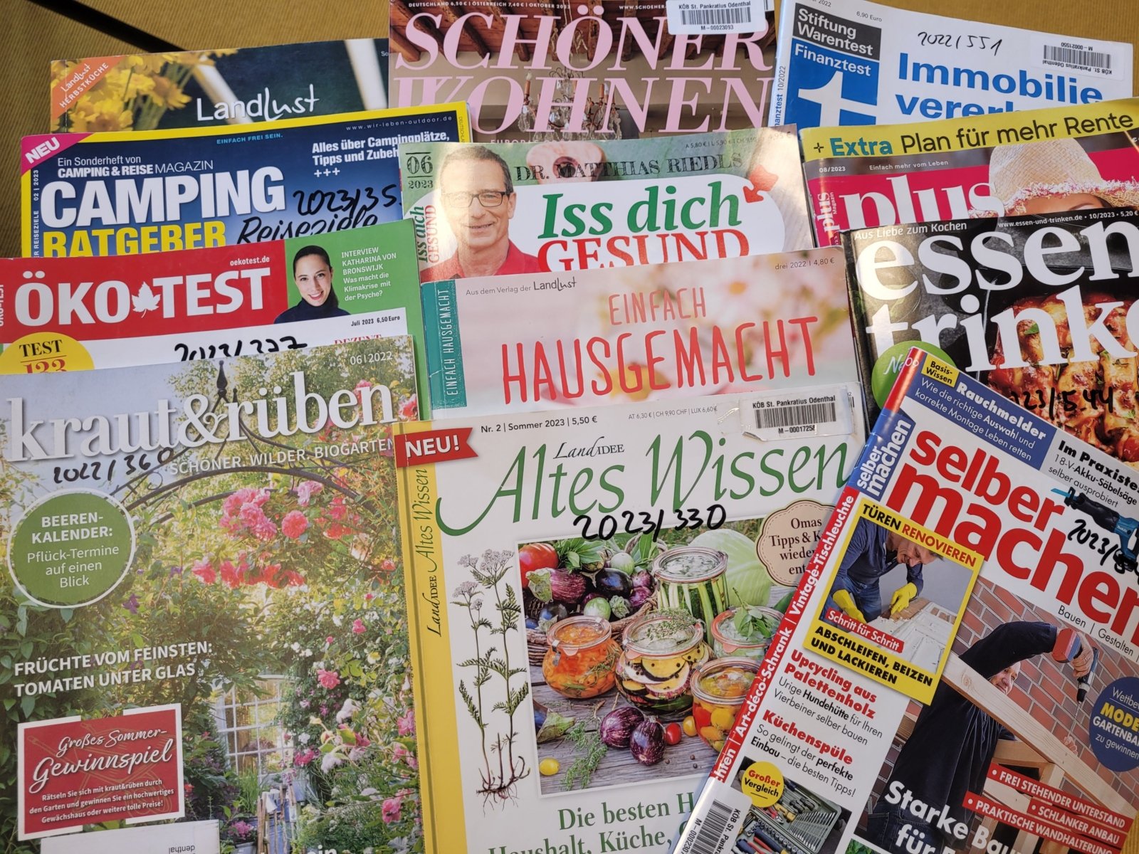 Nur eine kleine Auswahl unserer Zeitschriften! (c) KÖB Odenthal